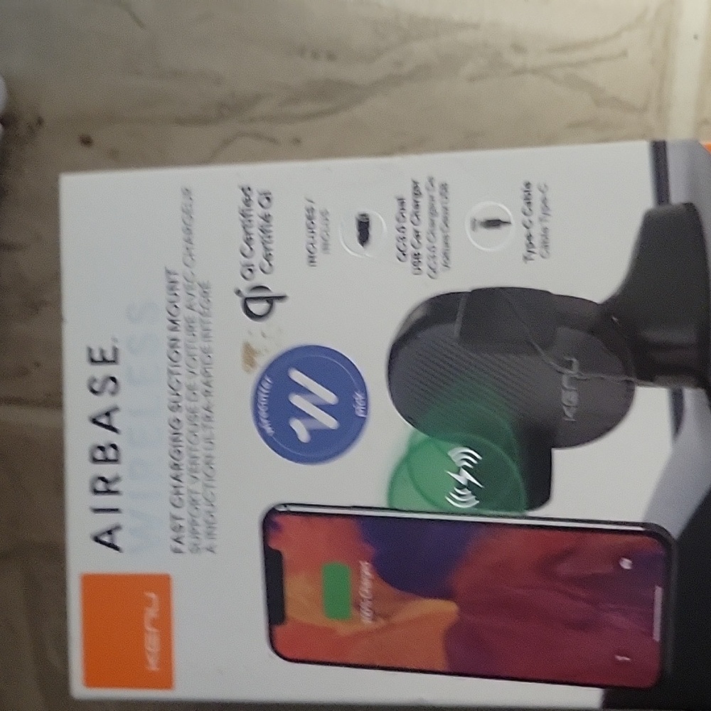 Airbase wireless  fast charger  with mount